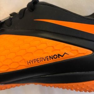 nike men's hypervenom phelon ic indoor soccer shoe